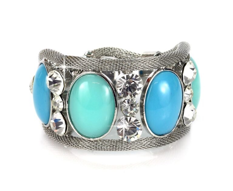The "Free" Gift or Bracelet Trap